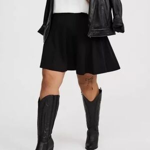 NEW Torrid Ponte Knit Black Pleated Circle Skirt Sz 0X L XL Office Work Skater